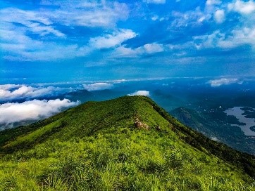 Ilaveezhapoonchira